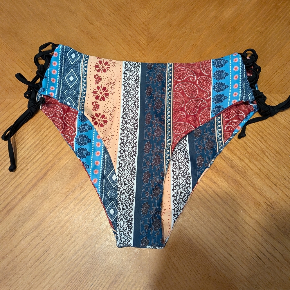 NWOT Zaful Floral and Paisley Bikini Bottom